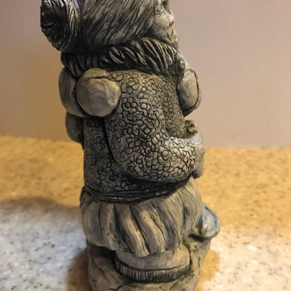 Glacial Ice Age Sculpture “Alaskan Couple” - Picture 4 of 8